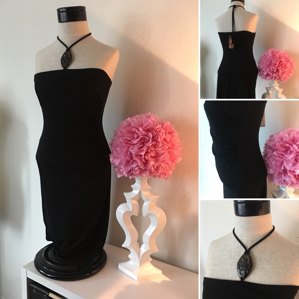 🌺BCBG MAXAZRIA
Halter Dress w/ Front Cut Out